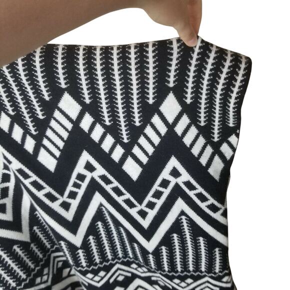 Express Womens Poncho Sweater Geometric Aztec Ethnic Tribal One Size Hooded Boho - Picture 5 of 9